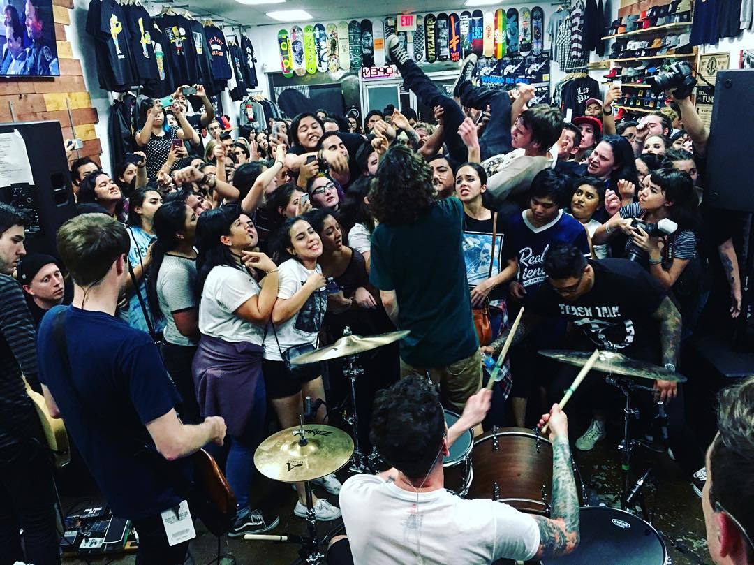 Played at a skate shop yesterday. Wow, what a great day it was. | photo:@alexanderbemis  (at programme Skate&amp;sound)